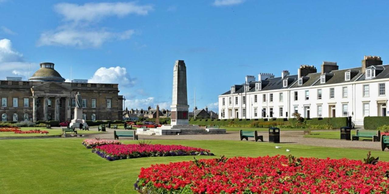 Beautiful 2 To 3 Bed Apartment With Stunning Views! Ayr Exterior photo